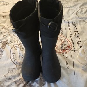 Unisex black snow boots